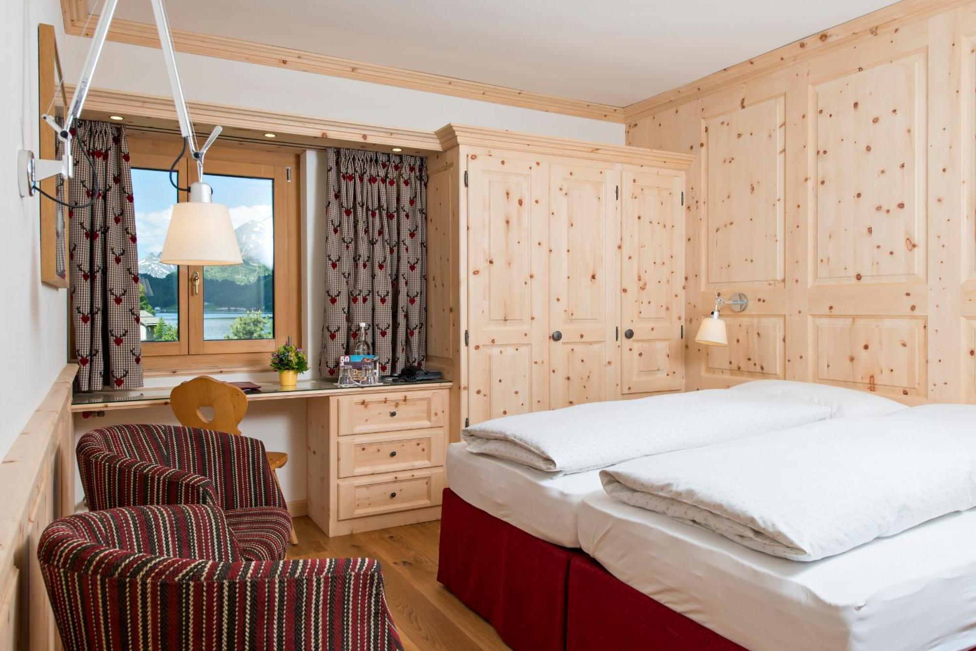 Hotel Chesa Randolina Sils Maria Room photo